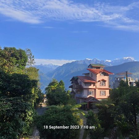 Ifseen Villa Pelling Exterior photo