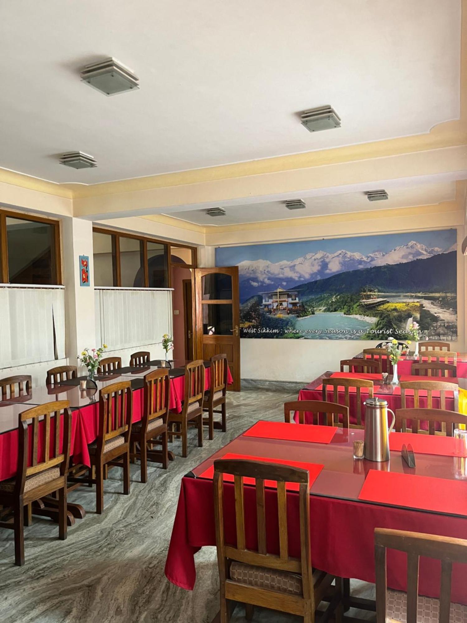 Ifseen Villa Pelling Exterior photo