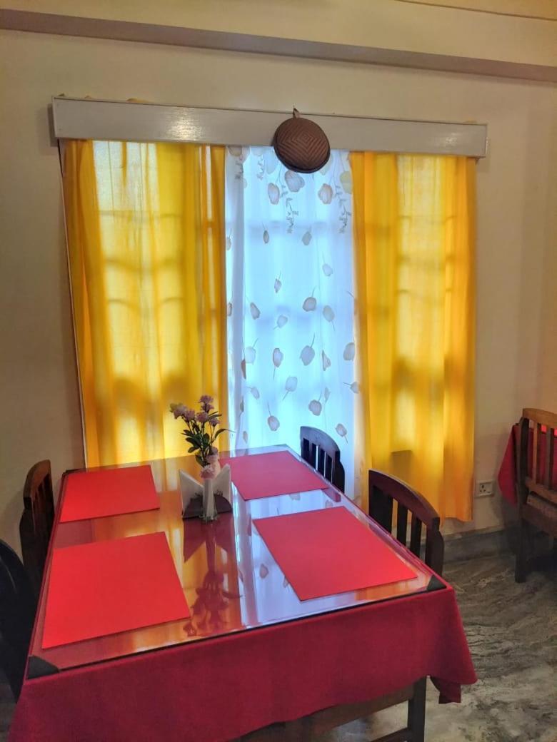 Ifseen Villa Pelling Exterior photo