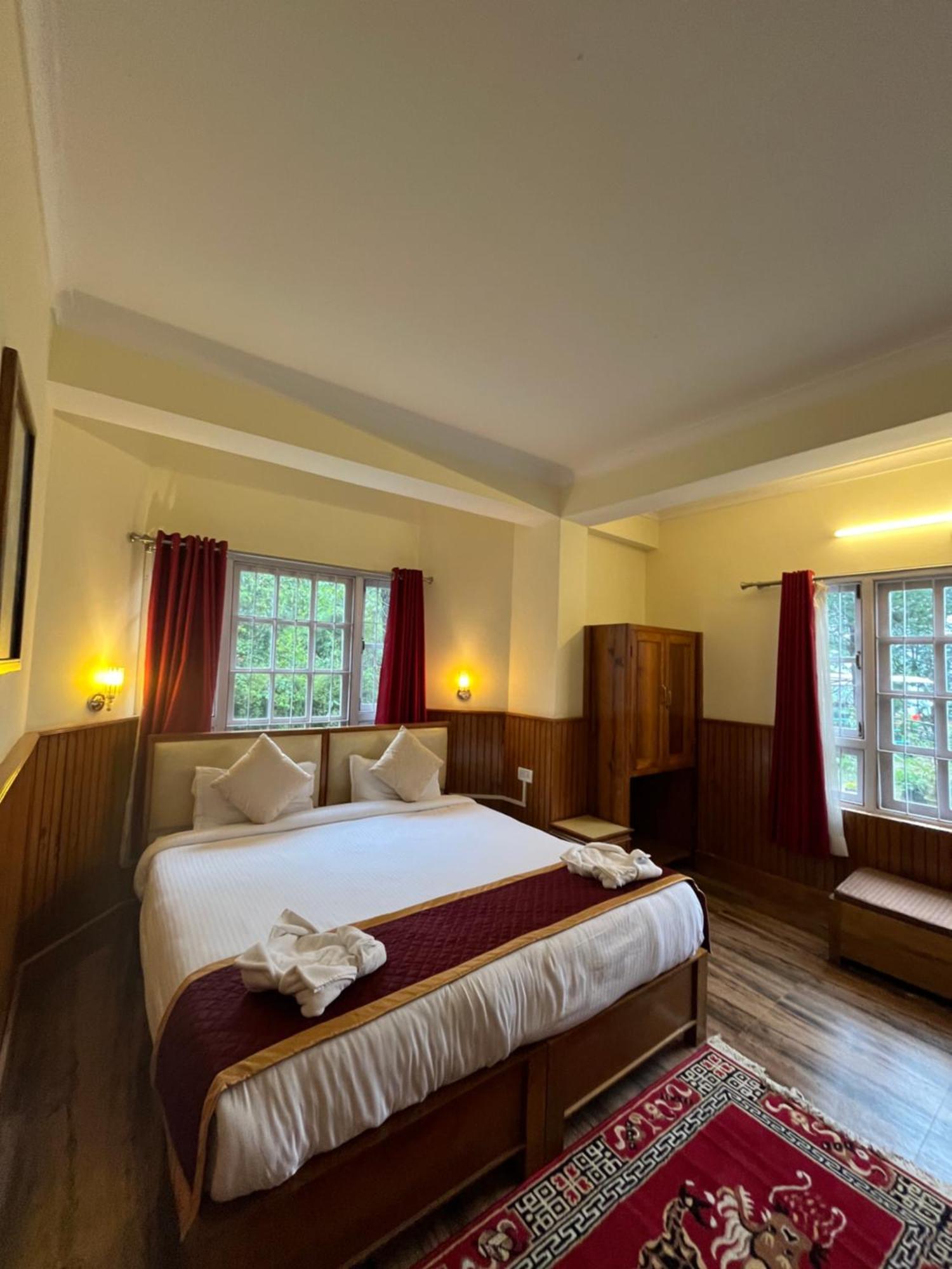 Ifseen Villa Pelling Exterior photo